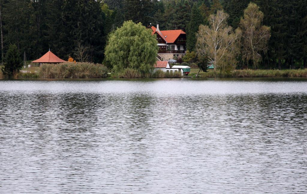Agneslaki Okoturisztikai Centrum Es Vadaszhaz Надьканижа Экстерьер фото